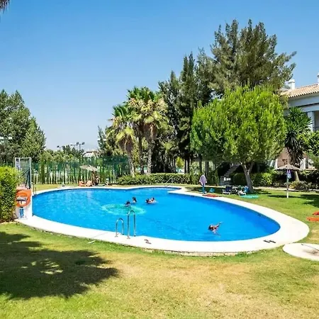Ayma Dodge Lauro Golf Apartment
