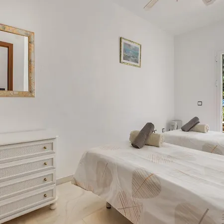 Ayma Dodge Lauro Golf Apartment